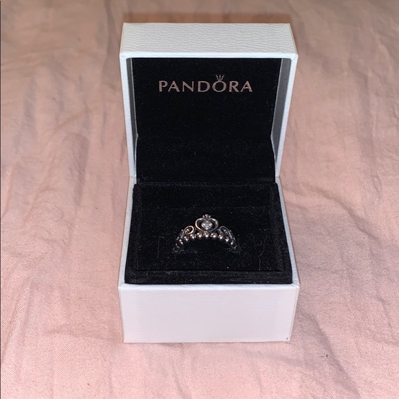 ✨HOST PICK ✨ Pandora Princess Ring - Picture 4 of 10